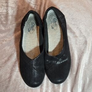 Clarks Women's Black Textured Flats